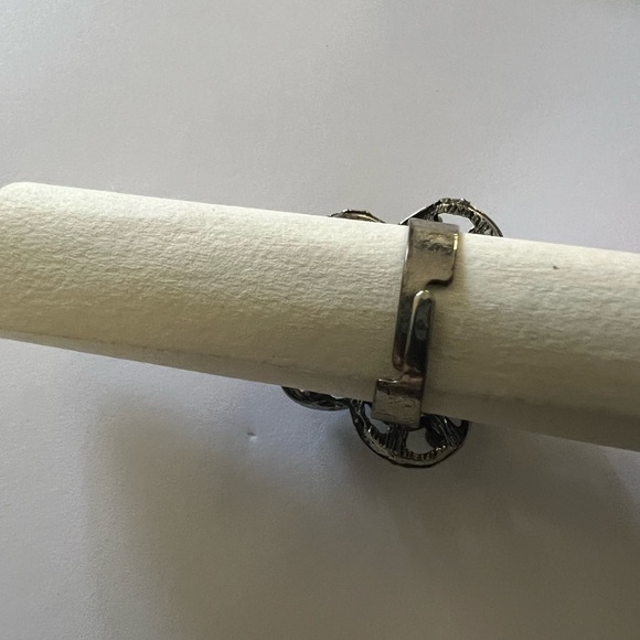 Expanding ring - Picture 4 of 4